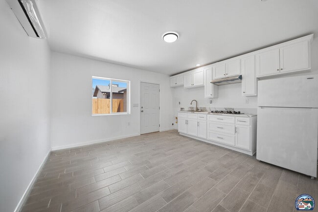Building Photo - 1077 Wozencraft St