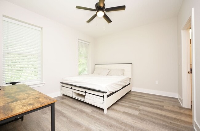 Building Photo - Newer Home in Valparaiso- Close to Eglin AFB