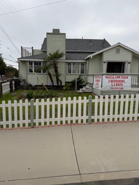 Building Photo - 302 N Gertruda Ave