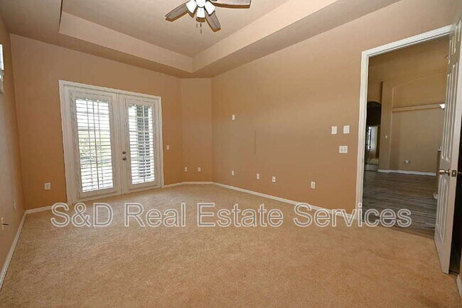 Building Photo - 2618 High Ridge Dr