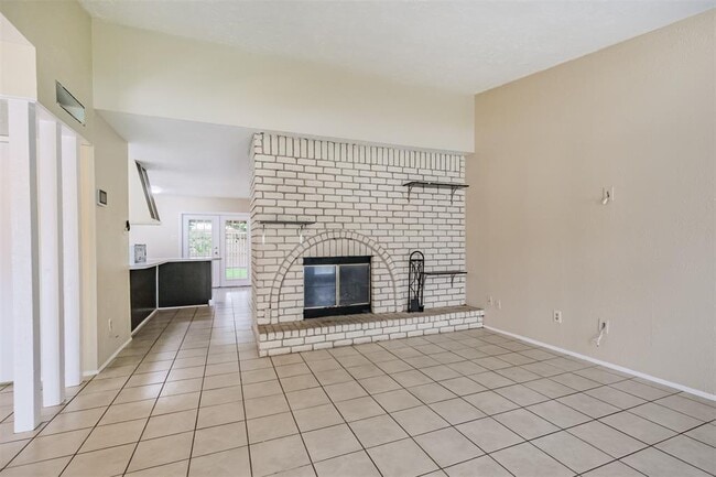 Building Photo - 6615 Blue Ridge Dr