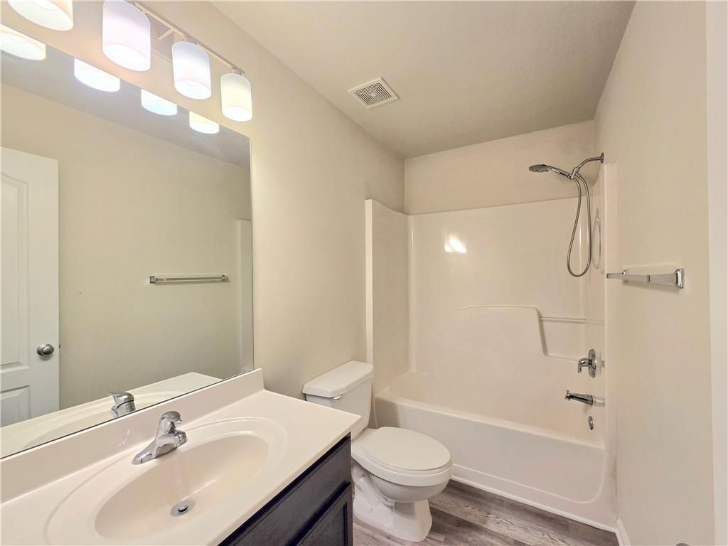 Building Photo - 3044 Cedar Glade Ln NE