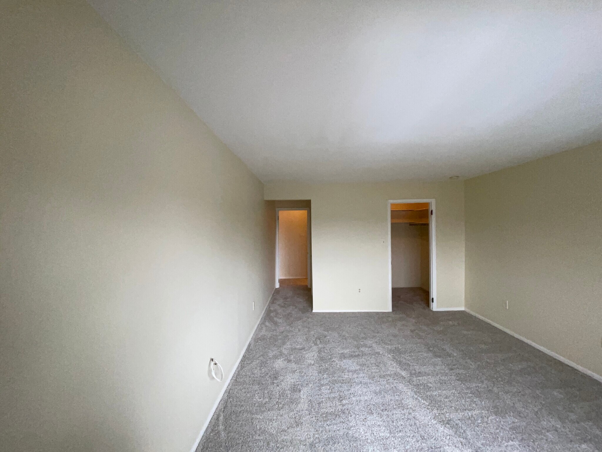 Building Photo - 1590 Alta Dr