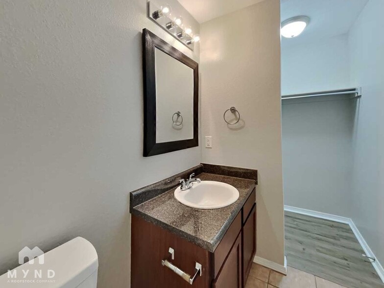 Building Photo - 5808 N 34th St