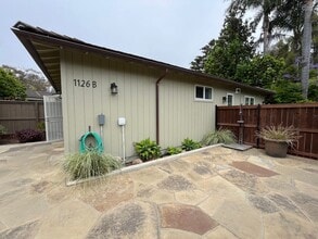 Building Photo - Beachy Montecito Cottage
