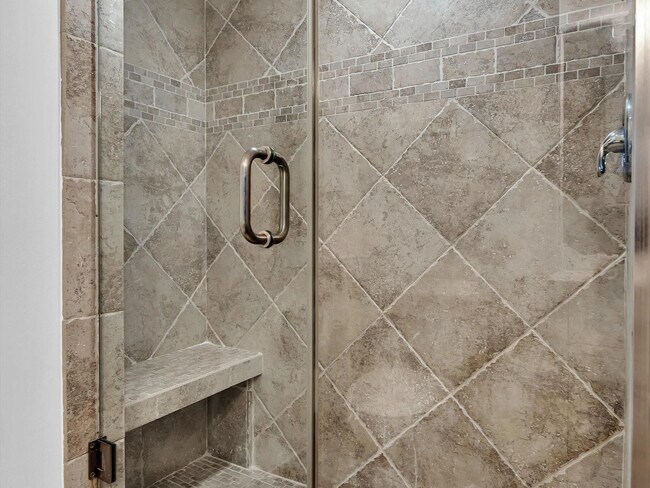 Building Photo - 1150 Hillsboro Mile