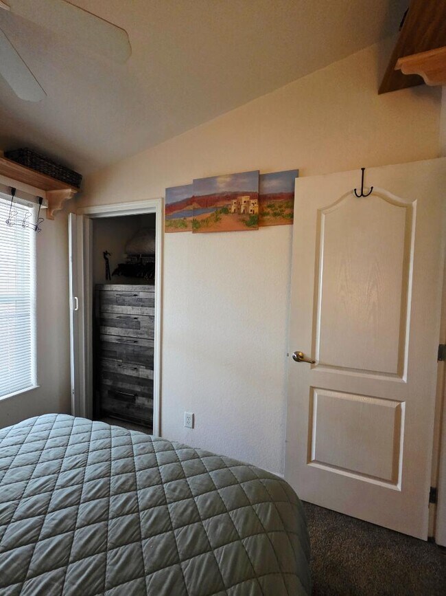 Building Photo - 5707 E 32nd St