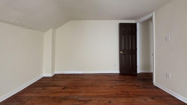 Building Photo - 461 E Haines St