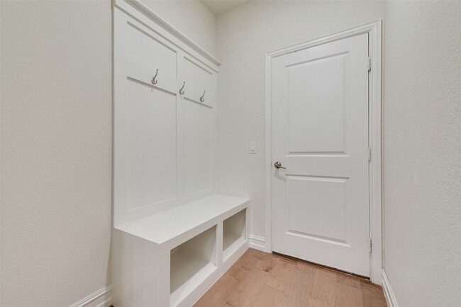 Building Photo - 5200 Amphora Ave