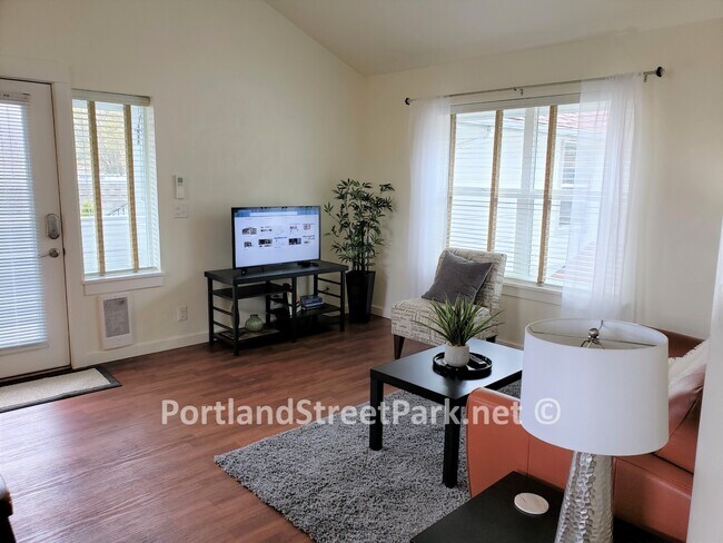 Vaulted ceilings - 2929 Portland St