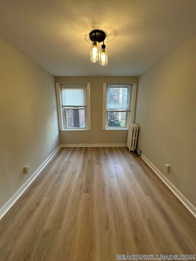 Building Photo - 70 Joy St