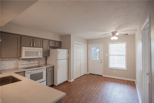 Building Photo - 1902 Woodsman Dr