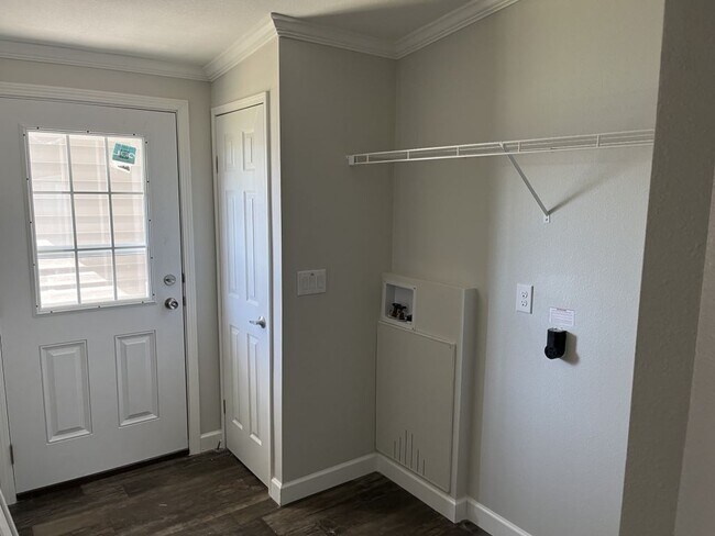 Building Photo - 349 Talbot St