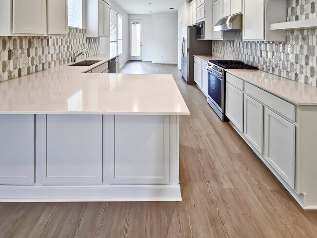 Building Photo - 6323 Laguna Terra Dr