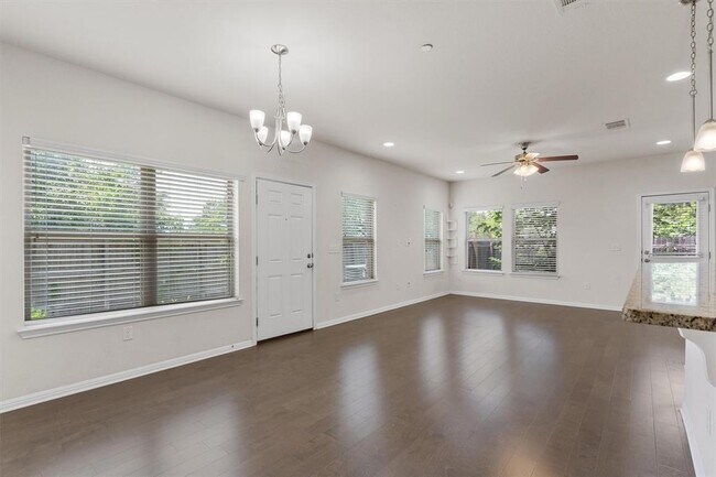 Building Photo - 2304 S Lakeline Blvd