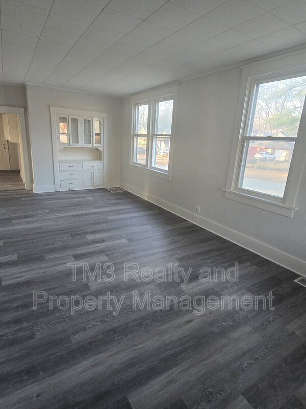 Building Photo - 819 N 9th St