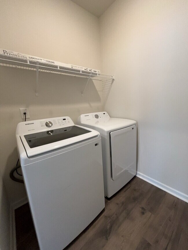 Building Photo - 1012 Berry Patch Cir