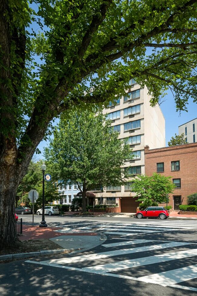 Building Photo - 2405 I St NW
