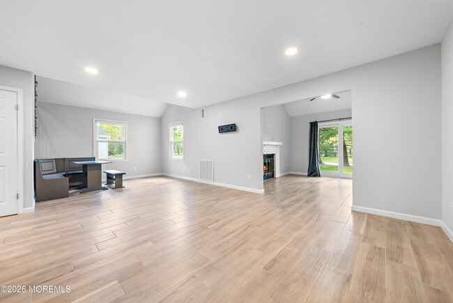 Building Photo - 15 Twain Ct