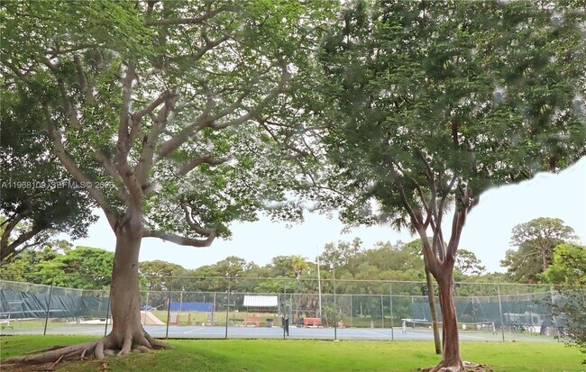 Building Photo - 1301 River Reach Dr