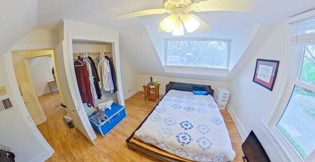 Building Photo - 3D Tour Available - Hot Tub + Fenced-In Yard + Washer & Dryer Included! Available July 3rd!