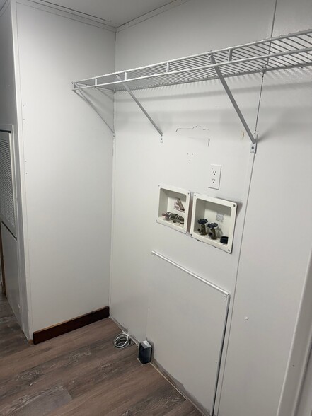 Building Photo - 46 Toll Gate Ct
