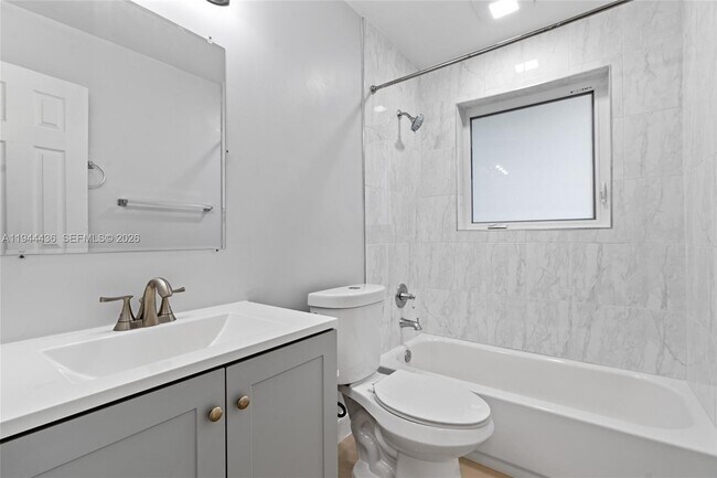 Building Photo - 1472 NE 62nd St