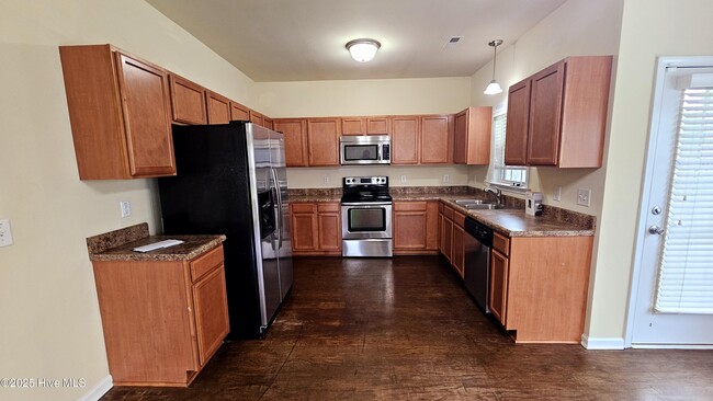 Building Photo - 714 Savannah Dr