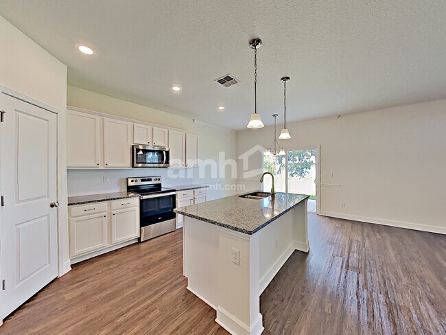 Building Photo - 3015 Creek Village Ln