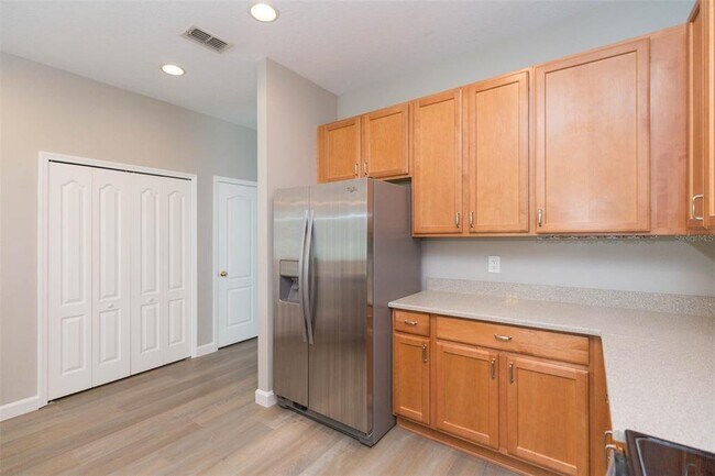 Building Photo - 17843 Cunningham Ct
