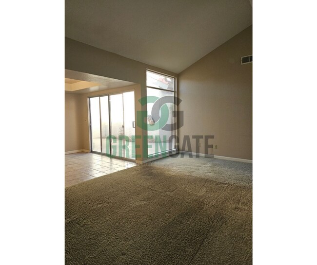 Building Photo - 3557 Claremont Ave