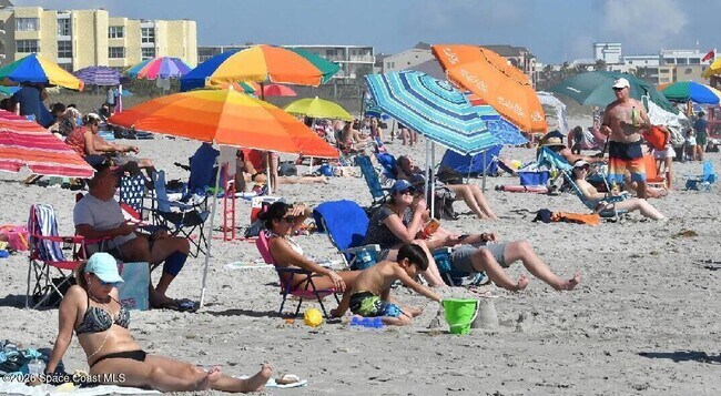 Building Photo - 279 Ellwood Ave