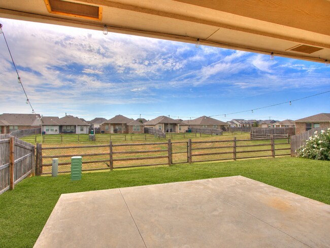 Building Photo - 15704 Caney Dr