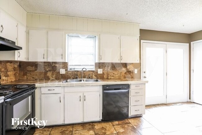 Building Photo - 2217 SW Keystone Dr