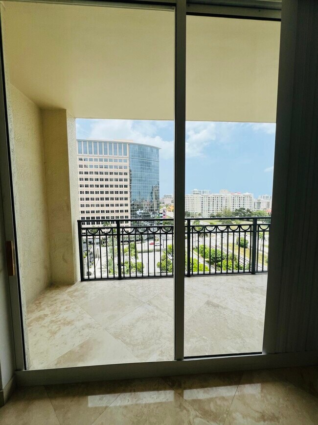 Building Photo - 550 Okeechobee Blvd