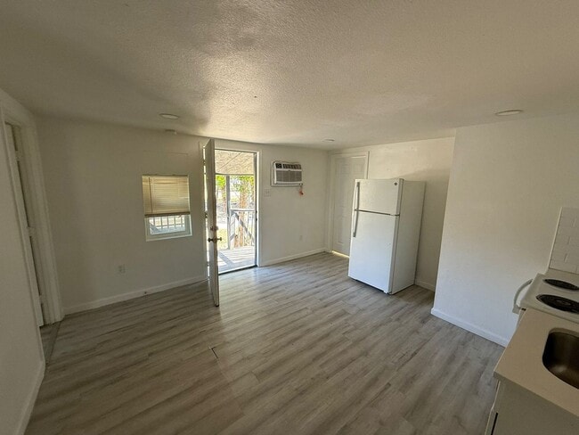 Building Photo - 302 MLK Dr