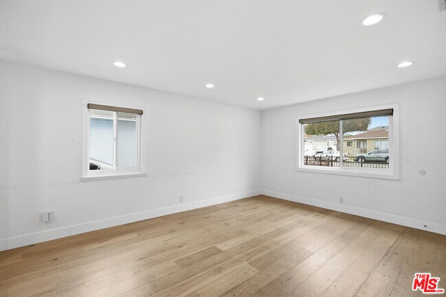 Building Photo - 4221 166th St