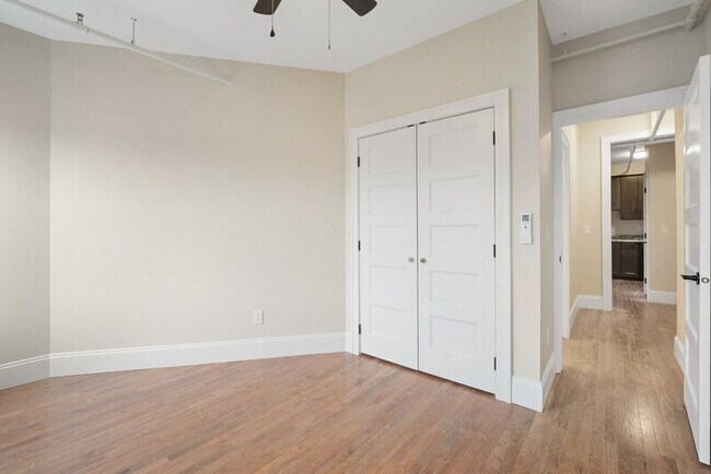 Building Photo - 702 20th St