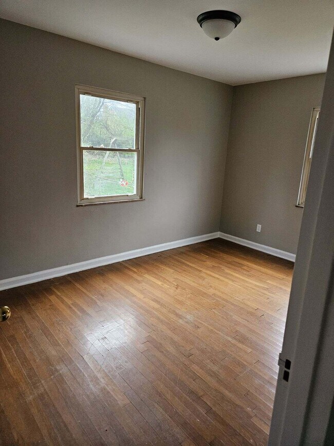 Building Photo - 8298 Jackies Dr