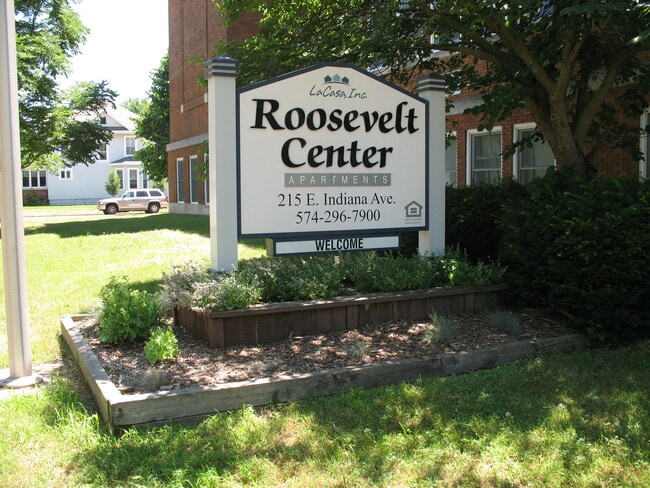 Building Photo - Roosevelt Center