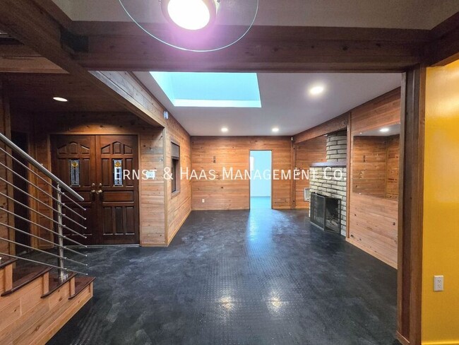Building Photo - 1330 Ximeno Ave