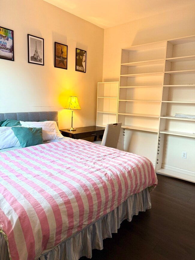 Building Photo - 100 Cottonwood Creek Ln