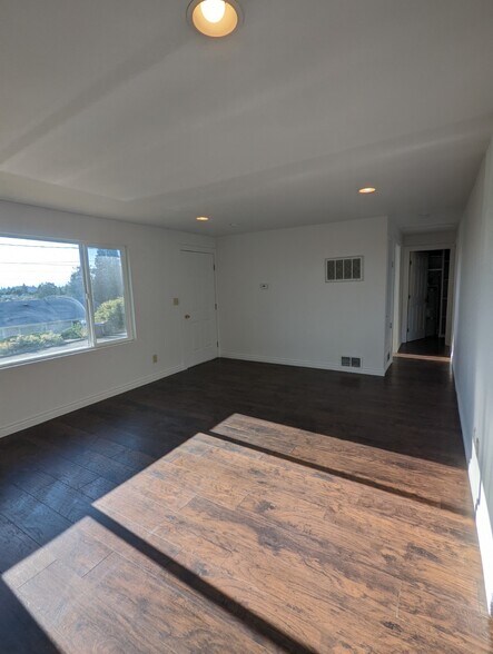 Main Living Area - 3316 Sanders Ave