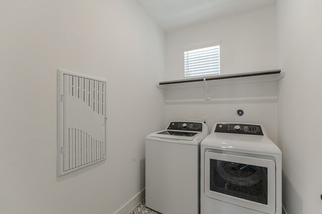 Building Photo - 9721 Roaring River Fls Ln