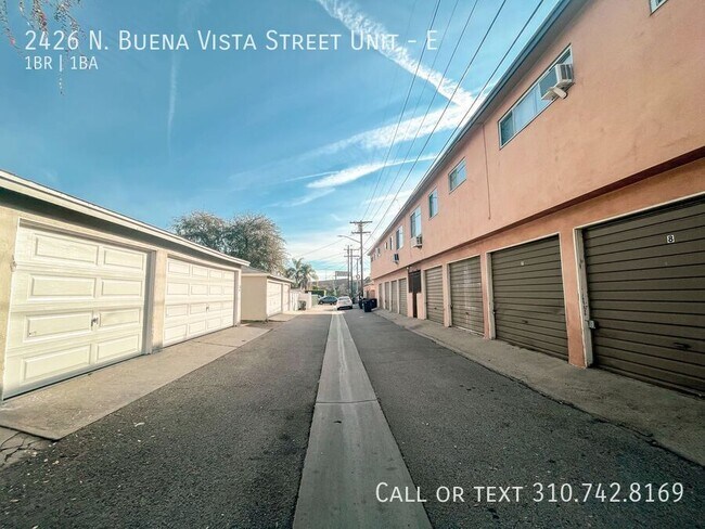 Building Photo - 2426 N Buena Vista St