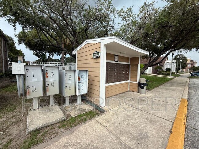 Building Photo - 5501 Rosebriar Way