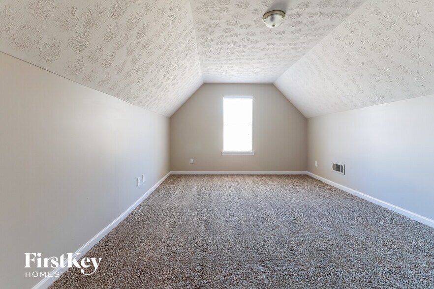 Building Photo - 2395 Pemberton Point