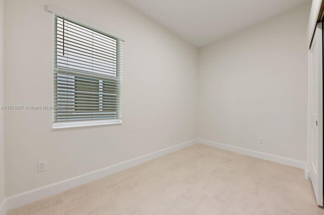 Building Photo - 5786 Aleppo Pne Pl