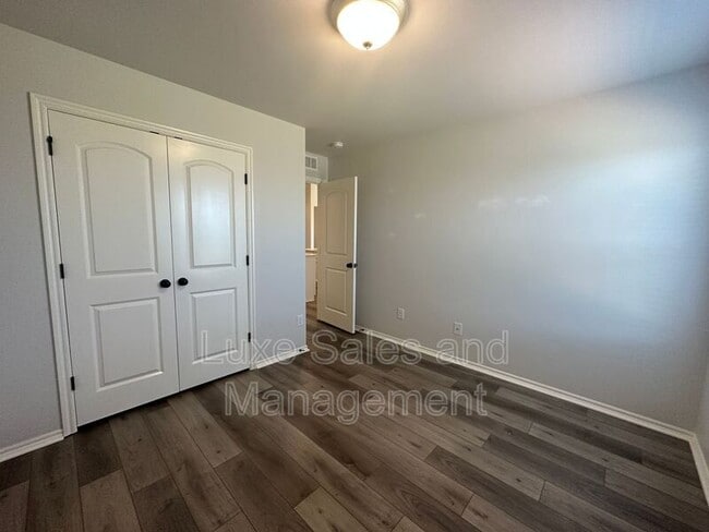 Building Photo - 15749 Potomac Dr