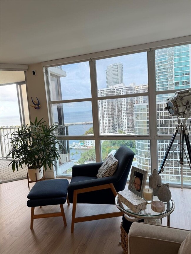 Building Photo - 1925 Brickell Ave